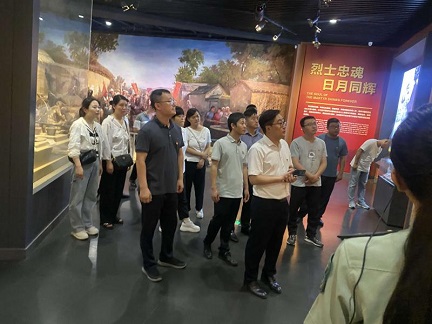 “緬懷前輩先烈，激發(fā)奮進力量”--順成公司主題黨日活動